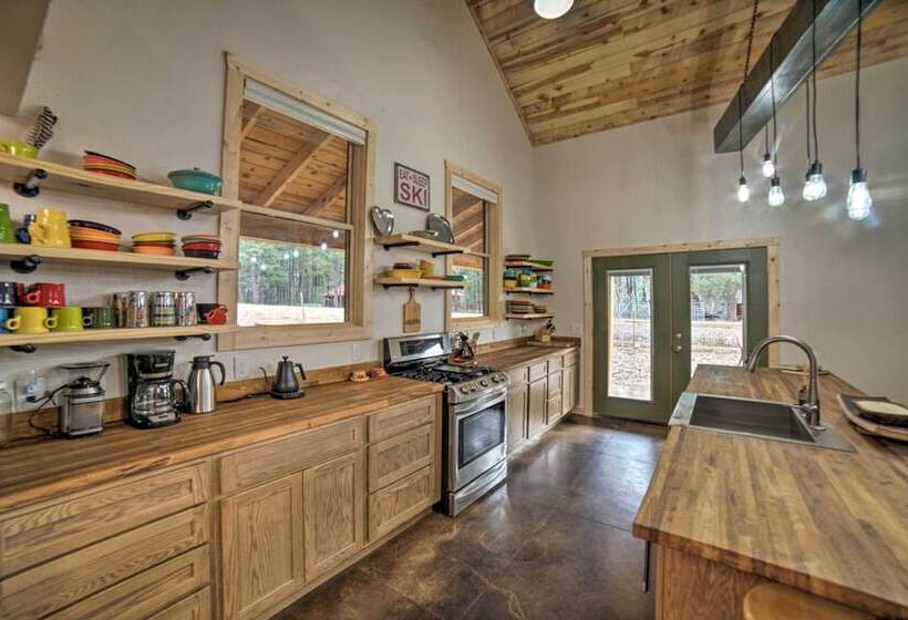 Family Home W/ Fire Pit & Grill ~ 1 Mi To Slopes!