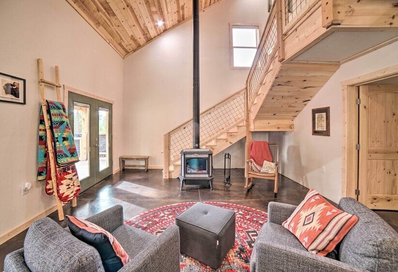 Family Home W/ Fire Pit & Grill ~ 1 Mi To Slopes!