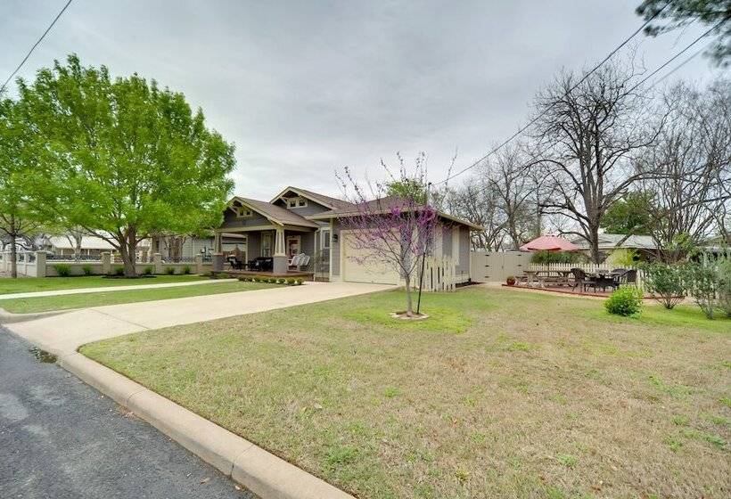 Fredericksburg Home W/ Pool ~ 1 Mi To Main Street!