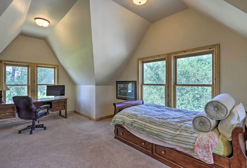 Fruita Victorian Home W/ Hot Tub + Mountains!