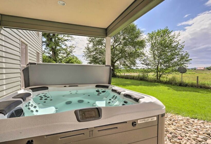 Fruita Victorian Home W/ Hot Tub + Mountains!