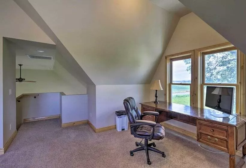 Fruita Victorian Home W/ Hot Tub + Mountains!