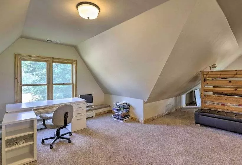 Fruita Victorian Home W/ Hot Tub + Mountains!