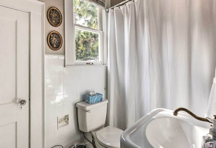 Historic 1891 Ocala Apartment W/ Original Touches!