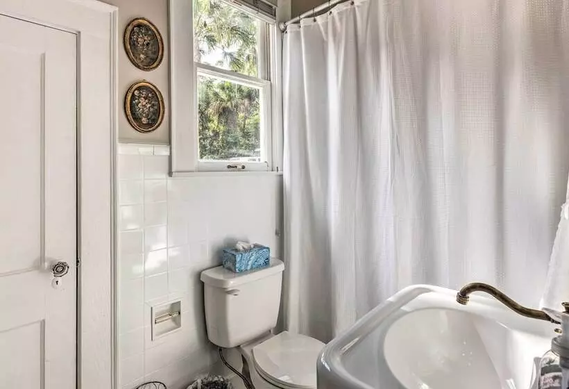 Historic 1891 Ocala Apartment W/ Original Touches!
