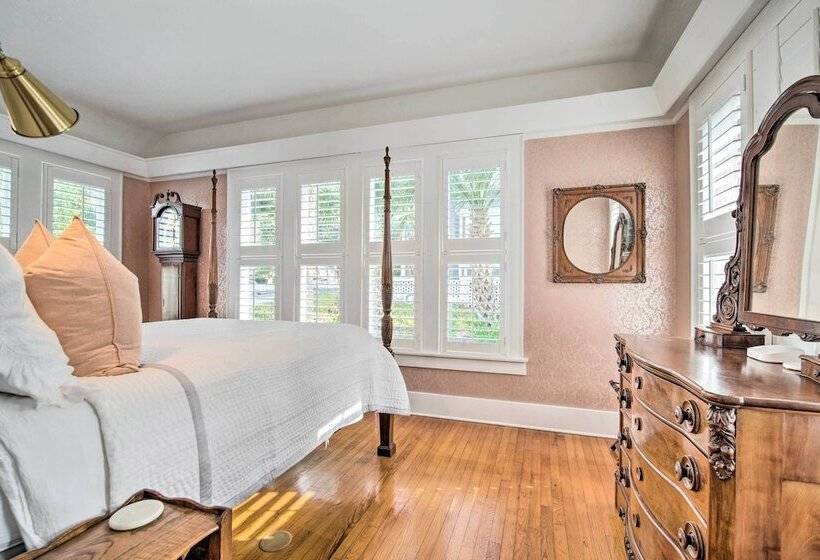 Historic 1891 Ocala Apartment W/ Original Touches!