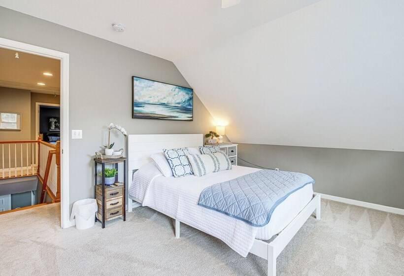 Home Sweet Home  W/ Private Pool + Patio!