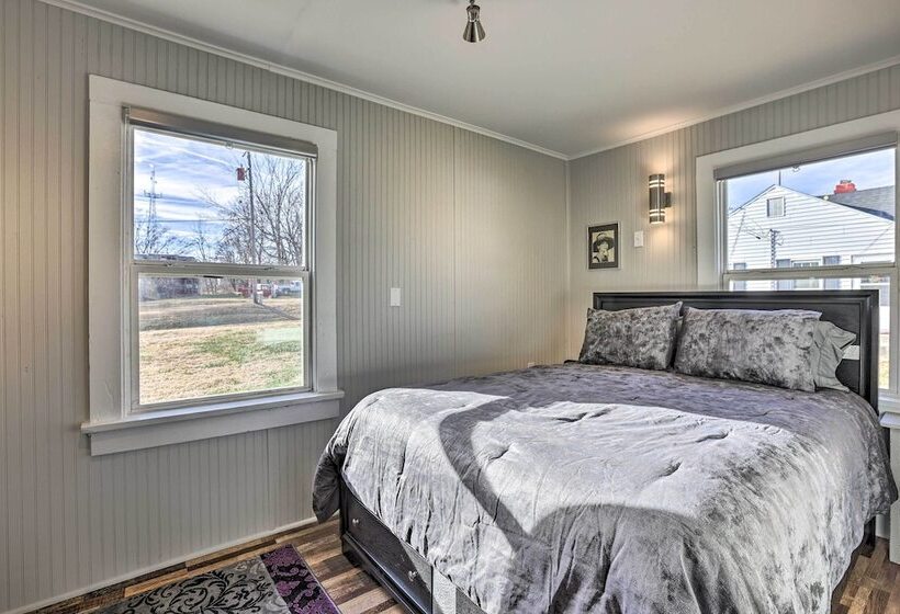 Homey Cottage With Sunroom & Smart Tv!