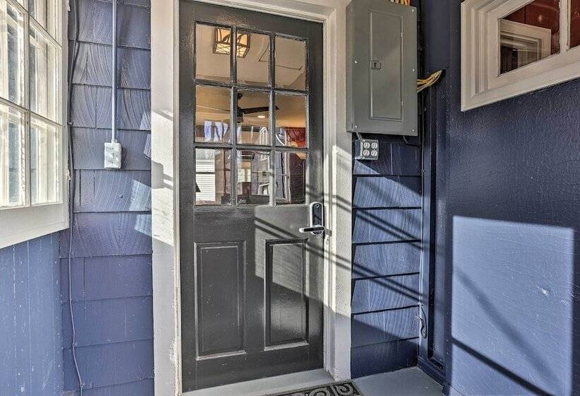 Homey Cottage With Sunroom & Smart Tv!