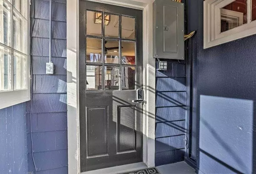 Homey Cottage With Sunroom & Smart Tv!