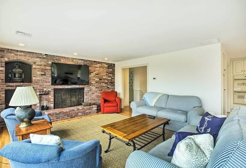 Hyannis Port Home W/ Bbq & Views: Half Mi To Beach