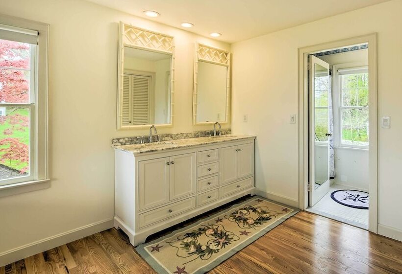 Hyannis Port Home W/ Bbq & Views: Half Mi To Beach