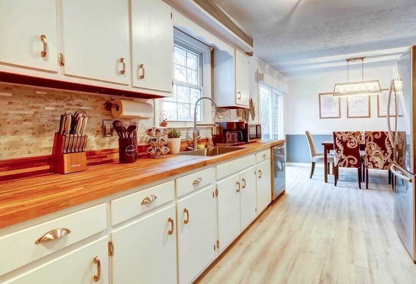 Inviting Frankfort Home Near Bourbon Trail!