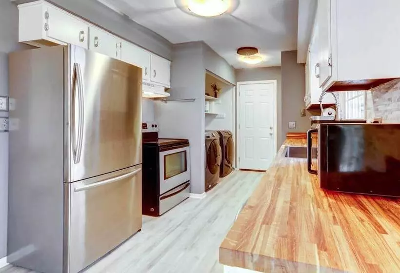 Inviting Frankfort Home Near Bourbon Trail!