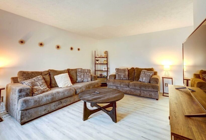 Inviting Frankfort Home Near Bourbon Trail!