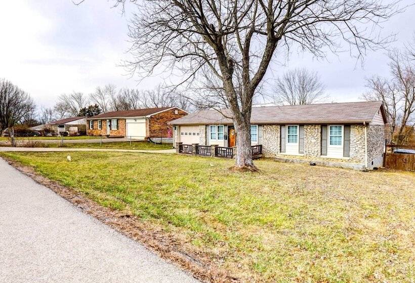 Inviting Frankfort Home Near Bourbon Trail!