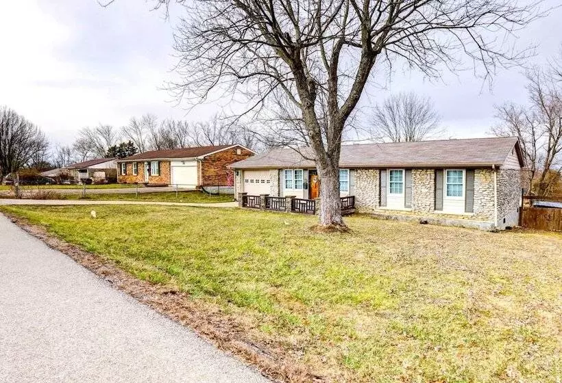 Inviting Frankfort Home Near Bourbon Trail!