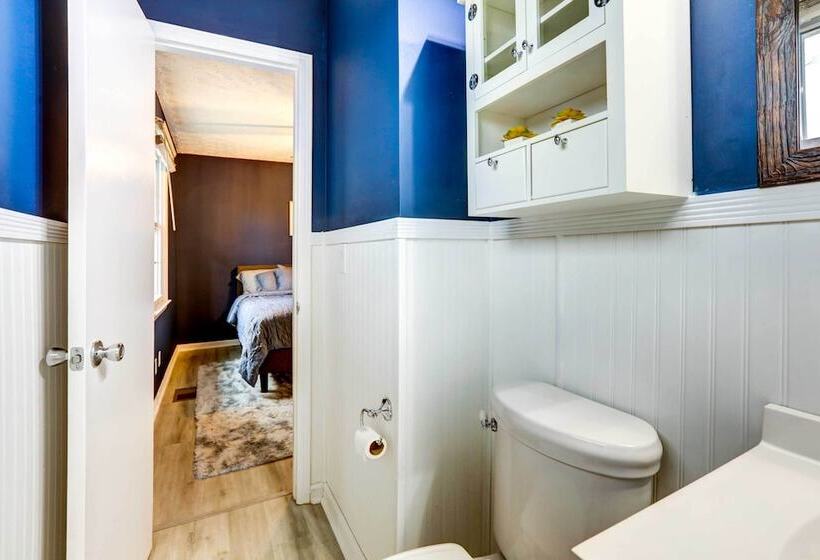 Inviting Frankfort Home Near Bourbon Trail!