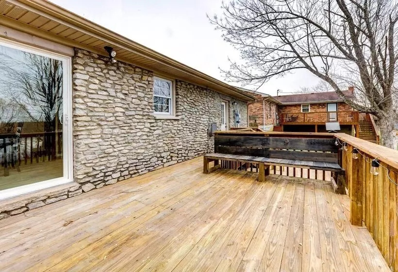 Inviting Frankfort Home Near Bourbon Trail!