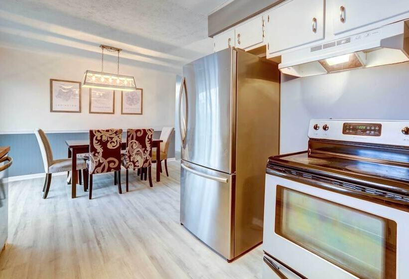 Inviting Frankfort Home Near Bourbon Trail!