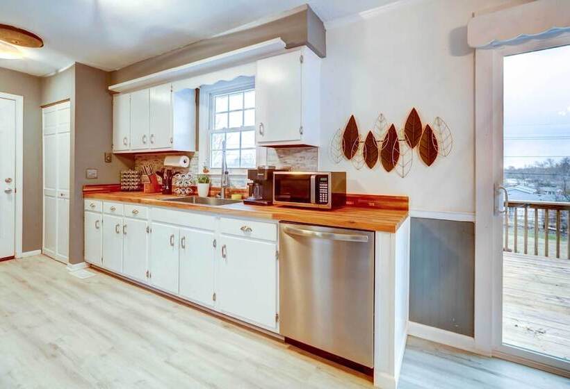 Inviting Frankfort Home Near Bourbon Trail!