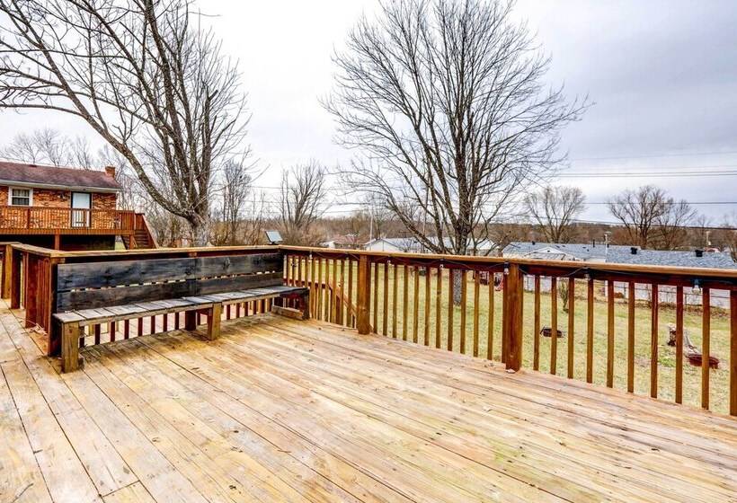 Inviting Frankfort Home Near Bourbon Trail!