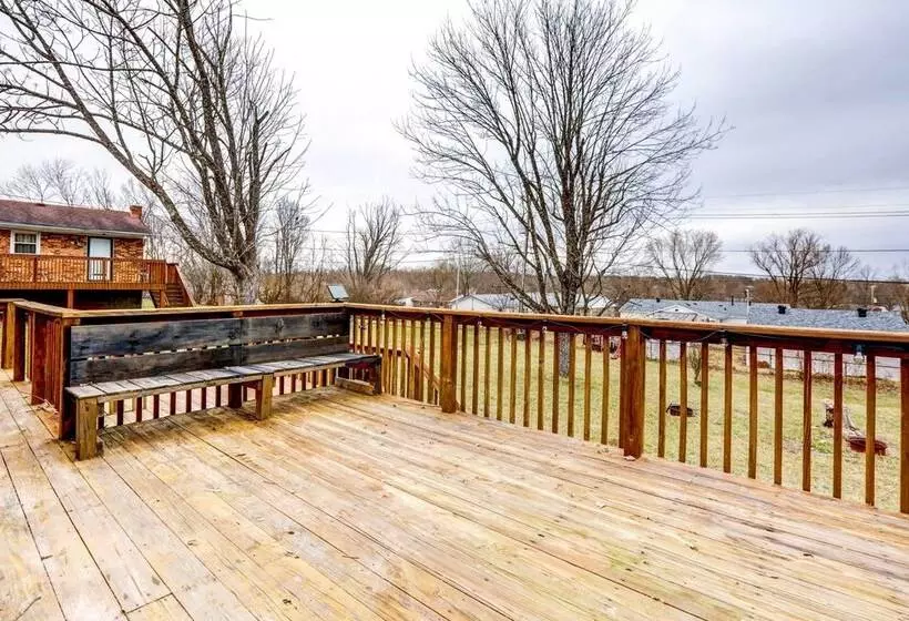 Inviting Frankfort Home Near Bourbon Trail!