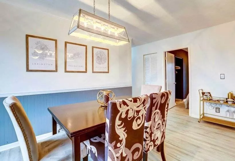 Inviting Frankfort Home Near Bourbon Trail!