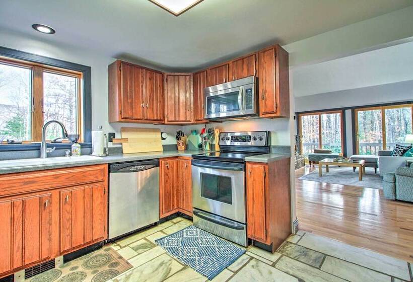 Jamaica Escape ~ 2 Mi To Stratton Mountain!