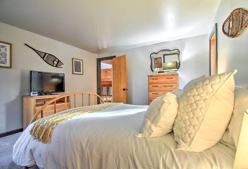 Jamaica Escape ~ 2 Mi To Stratton Mountain!