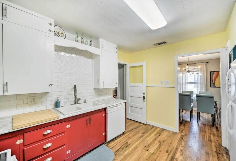 Kerrville  Hill House  W/ Backyard Oasis!