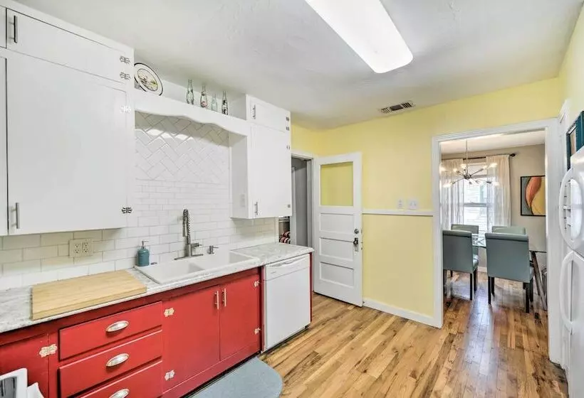 Kerrville  Hill House  W/ Backyard Oasis!
