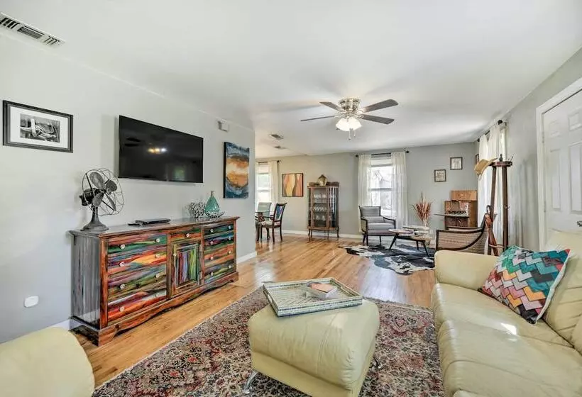 Kerrville  Hill House  W/ Backyard Oasis!