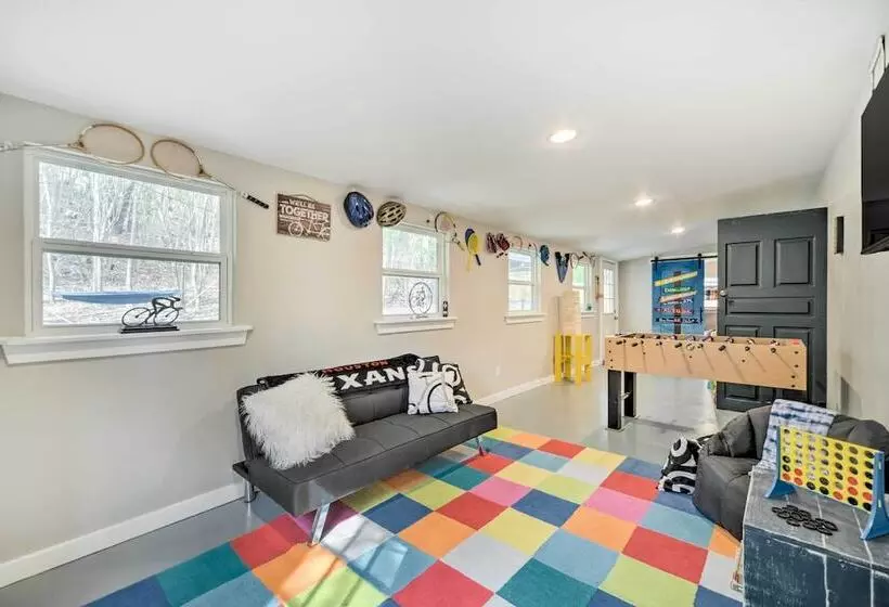 Kerrville  Hill House  W/ Backyard Oasis!