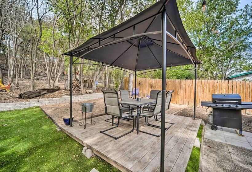Kerrville  Hill House  W/ Backyard Oasis!