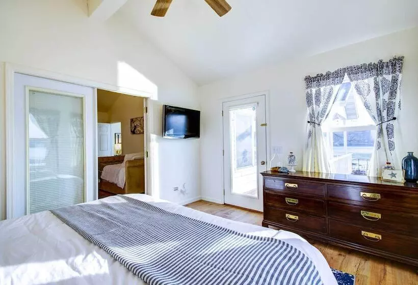 Boat Doat: Lake Of The Ozarks Vacation Home!