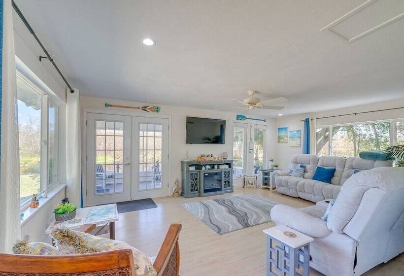 Laurel On The Lakes  Floral City Escape W/ Canoe!