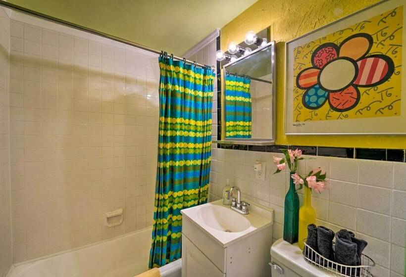 Walk To Olde Town 1940 Vintage Bungalow!