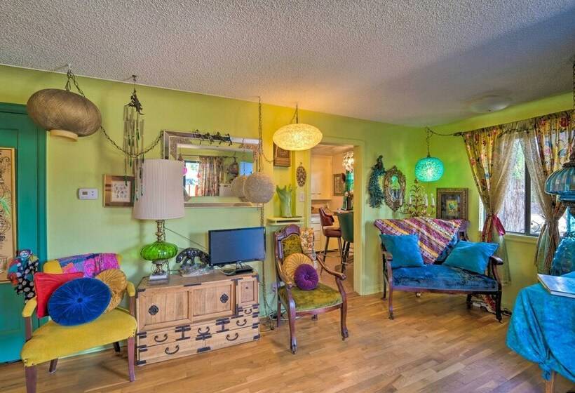 Walk To Olde Town 1940 Vintage Bungalow!