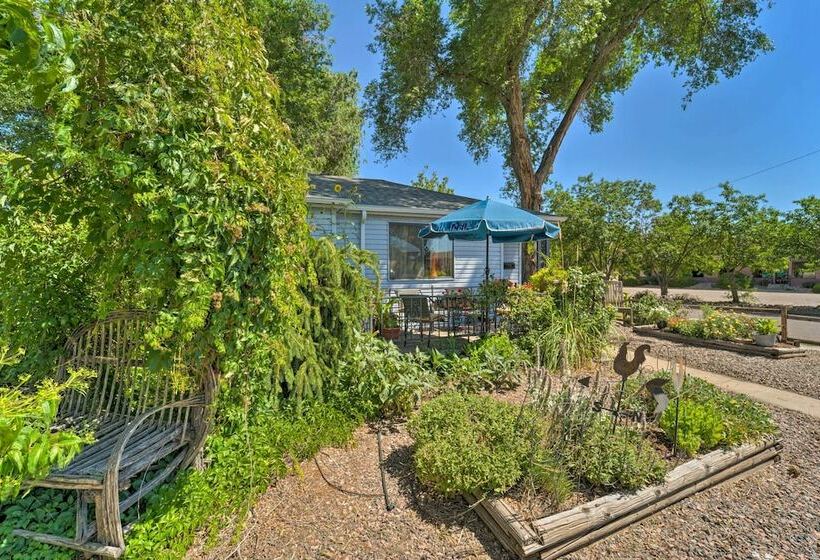 Walk To Olde Town 1940 Vintage Bungalow!