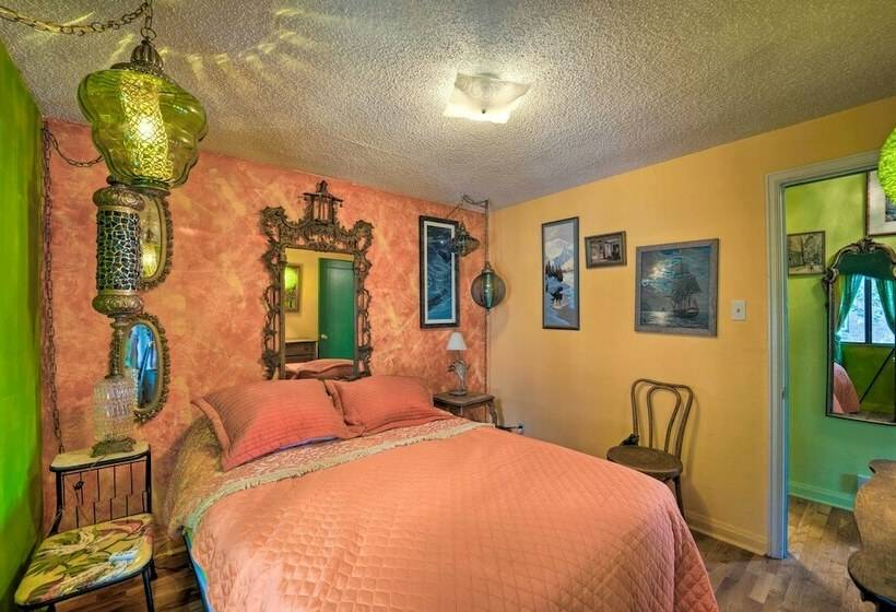 Walk To Olde Town 1940 Vintage Bungalow!