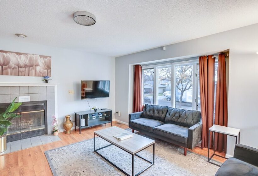 Lovely Minneapolis Home Near Target Field!