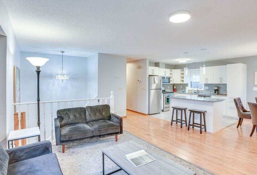 Lovely Minneapolis Home Near Target Field!