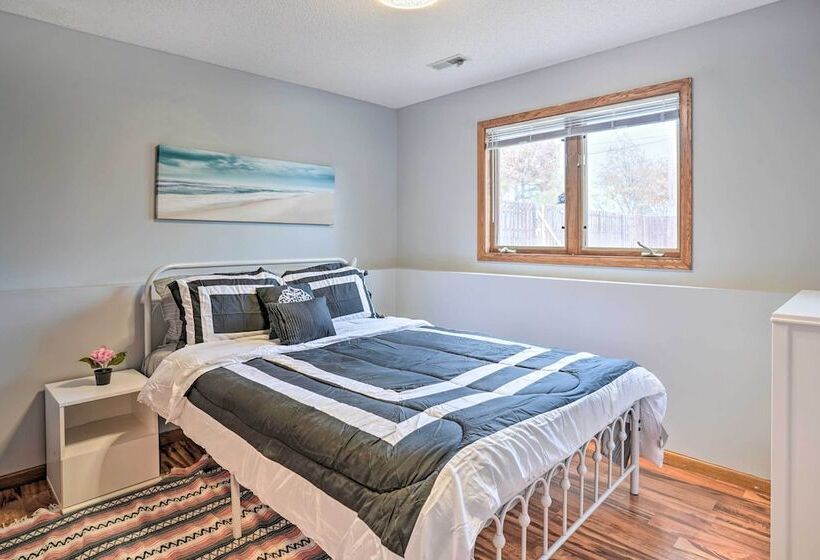 Lovely Minneapolis Home Near Target Field!