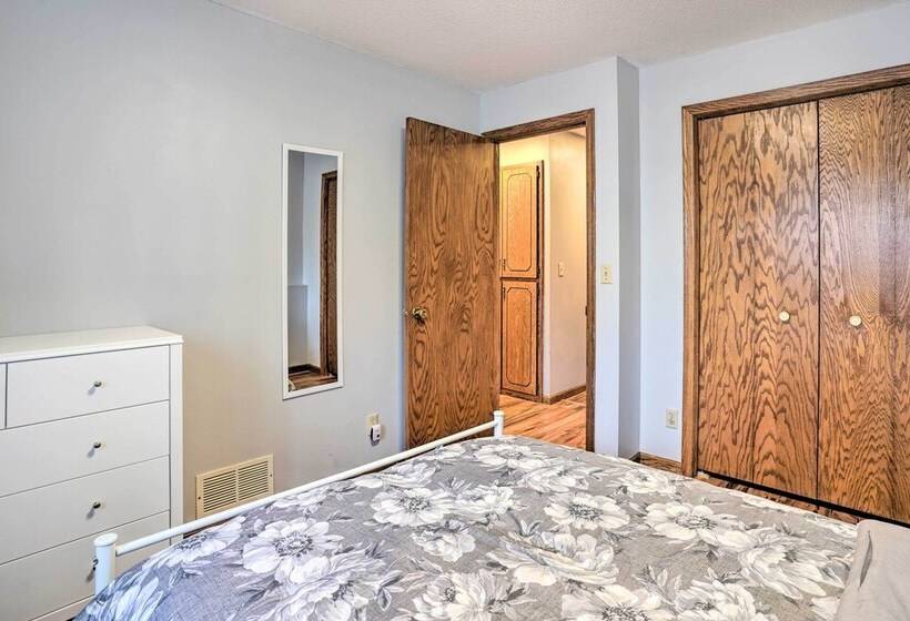 Lovely Minneapolis Home Near Target Field!