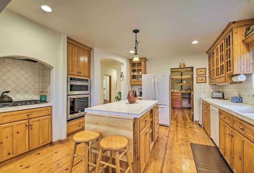 Luxe Lake Arrowhead Home W/ Deck, 3 Mi To Village!