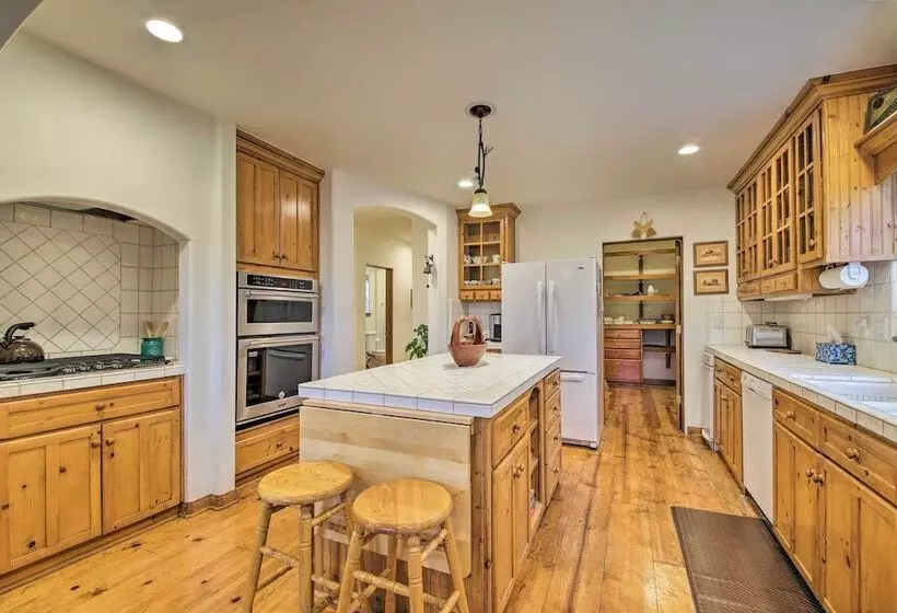 Luxe Lake Arrowhead Home W/ Deck, 3 Mi To Village!