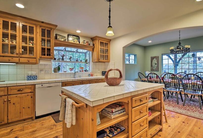 Luxe Lake Arrowhead Home W/ Deck, 3 Mi To Village!