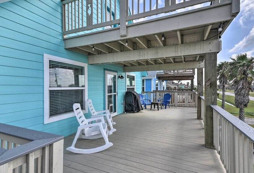 2 Blocks To Gulf: Surfside Beach Family Home!