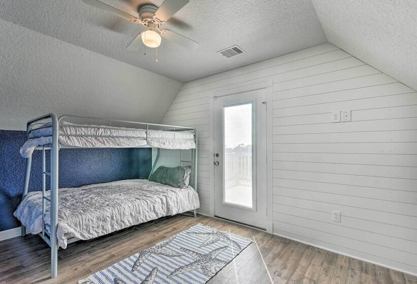 2 Blocks To Gulf: Surfside Beach Family Home!